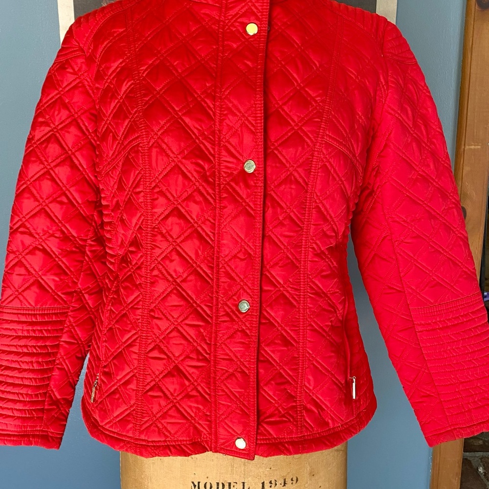 Beautiful bright red, lightweight jacket, very warm